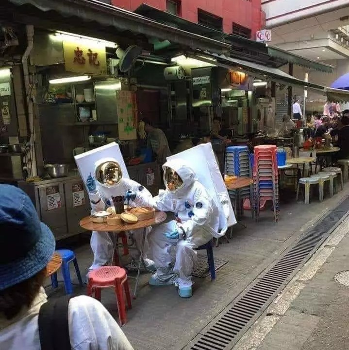 宇航员素材 - 头像/壁纸/背景图
*图源网络 侵删