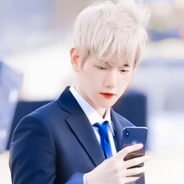 
：刚刚下班 给老婆发消息时会变奶狗的边总。
原截贺败涣