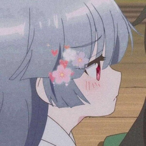 灰发动漫女生卡通头像