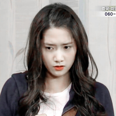 林允儿
原截小黄君