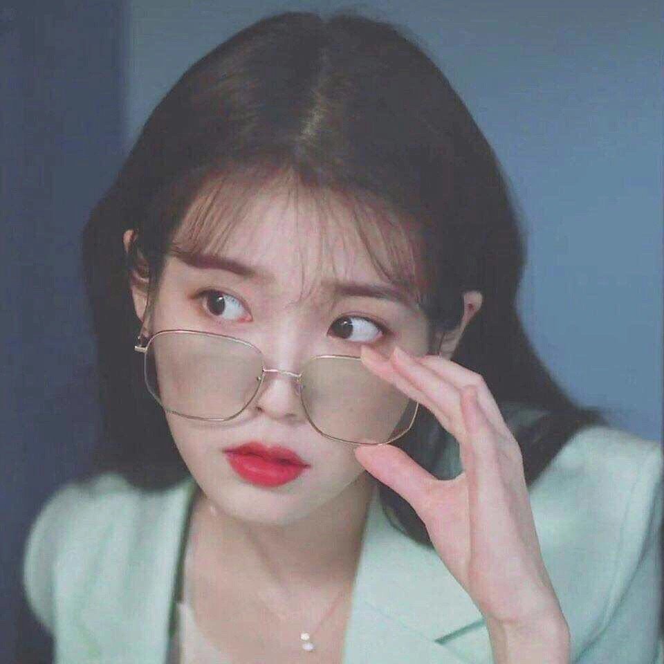 IU