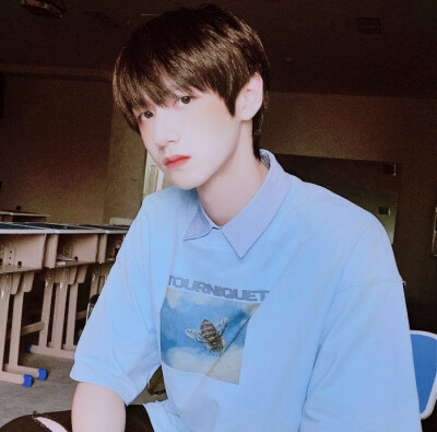 沈卿自调朱志鑫头像，禁二改，二传标明沈卿，抱图dd