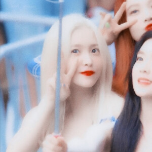 ♡=100%      [金艺琳]
   ┃相遇其实并不难，难的是再次重逢┃

致《最好的我们再次重逢》

图源©adorablecandy81
          边网民