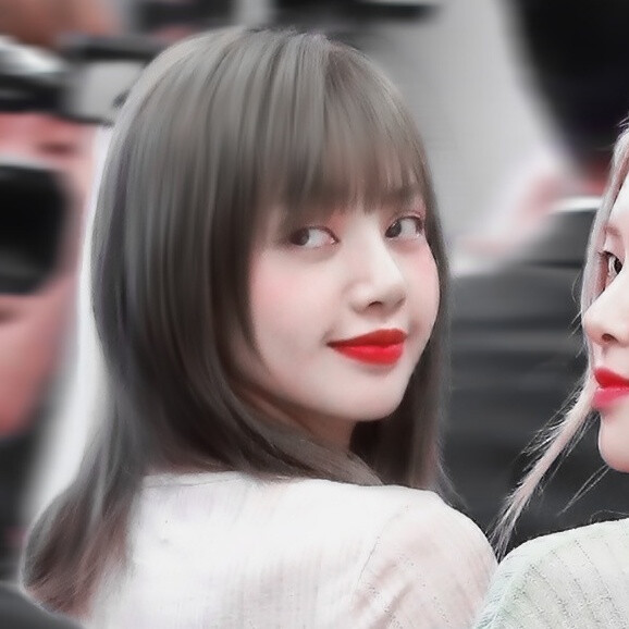 LISA×ROSé
