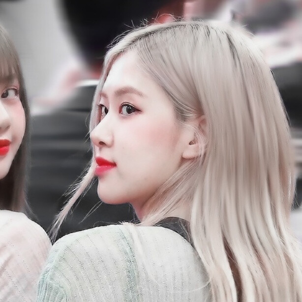 LISA×ROSé
