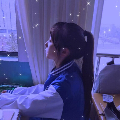 蓝色系女头
校园风