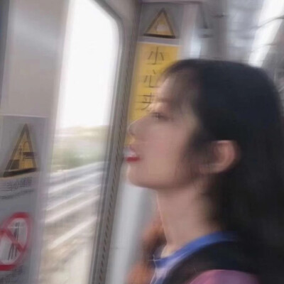 女头
模糊滤镜
