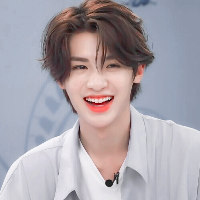 黄明昊
二传注明dt酒樱莓酿|原截江纪燃