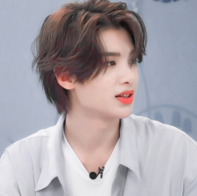 黄明昊
二传注明dt酒樱莓酿|原截江纪燃