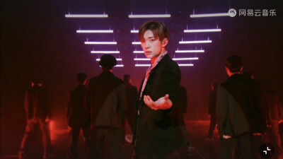 易烊千玺这四个字就足以让我心动