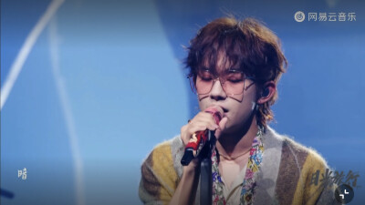 易烊千玺这四个字就足以让我心动