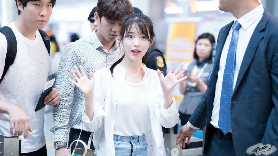 IU♡李知恩
图源logo