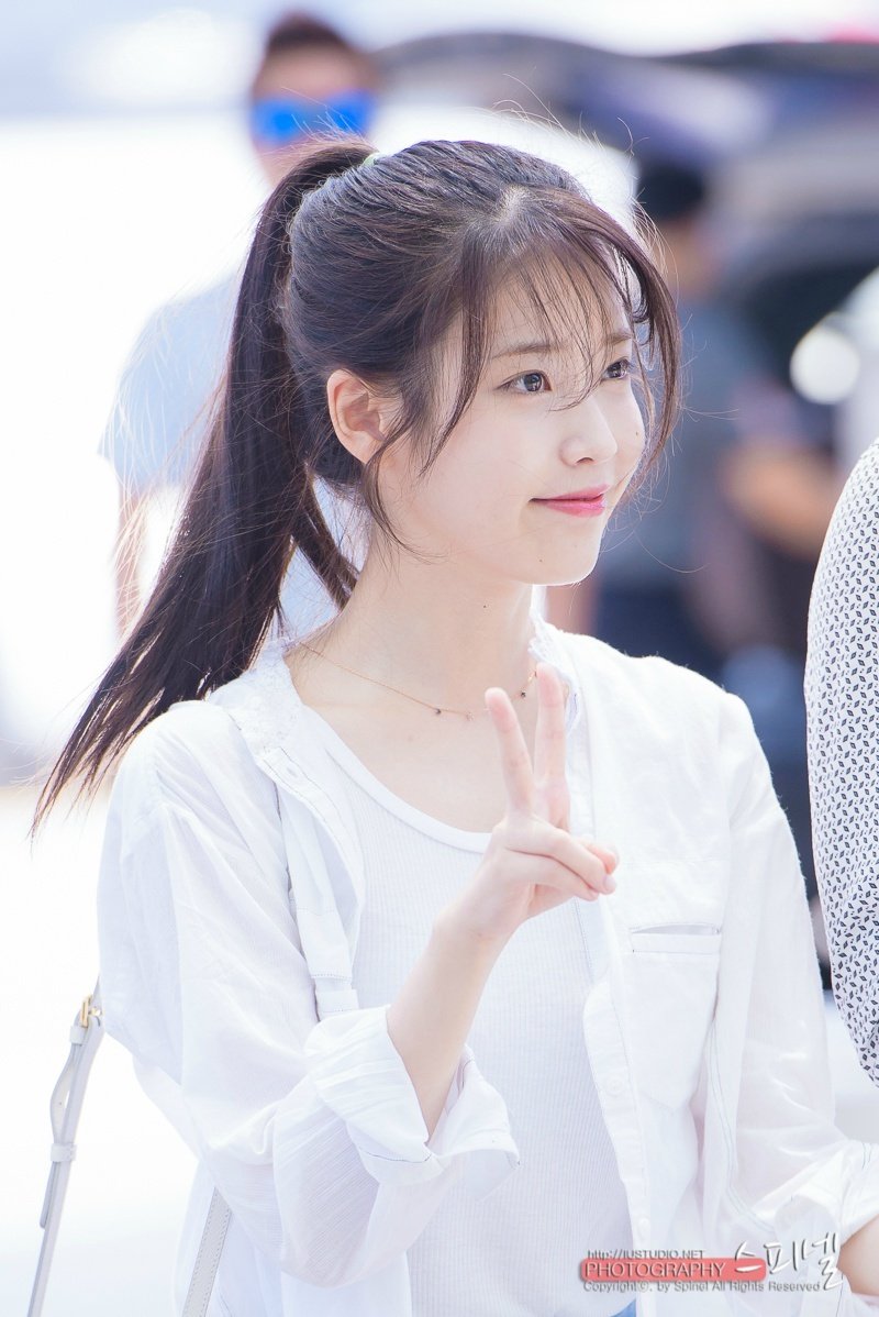 IU♡李知恩
图源logo