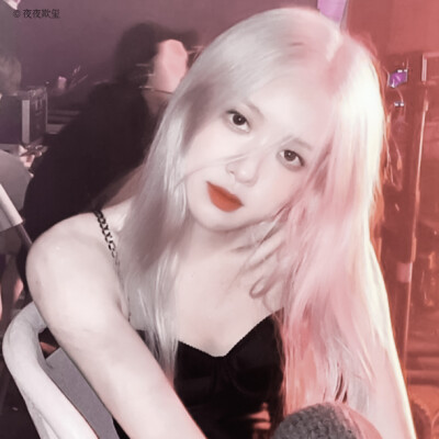 司澄|ROSÉ朴彩英