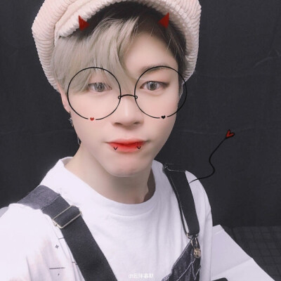 “怪兽旻旻来咯！嗷呜嗷呜！”
朴智旻 ©边溺