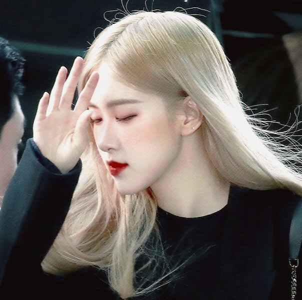 情思〃
\ \rosé*朴彩英
““ มันยังทันน่า
cr.firstlove_rose