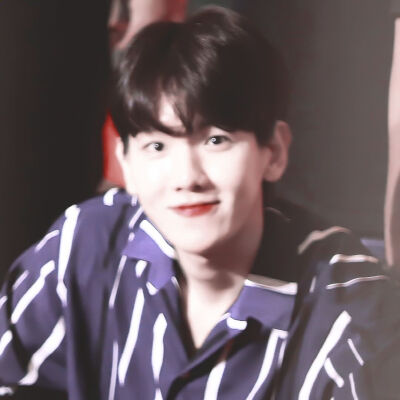 笑一笑。然后开心点吧。