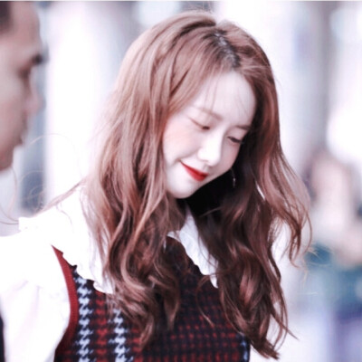 •林允儿•
原©Findyoona