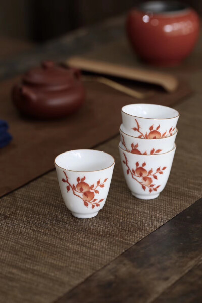 ‼️矾红寿桃品茗杯‼️景德镇高温手作～
茶楼茶室/自用，直径5.5cm 高5.5cm