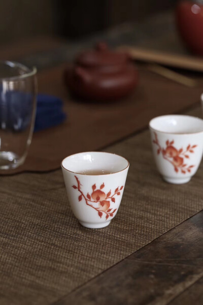 ‼️矾红寿桃品茗杯‼️景德镇高温手作～
茶楼茶室/自用，直径5.5cm 高5.5cm