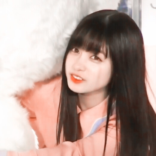 '桥本环奈'抱抱大玩偶
小不点 万薇