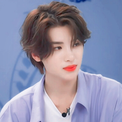 黄明昊
二传注明dt酒樱莓酿|原截江纪燃