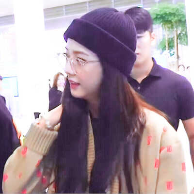 下次机场接机，你会来吧？
会的，一定会。
#金智秀/jisoo
原截_阿雨
二传注明cr.林蕴纾