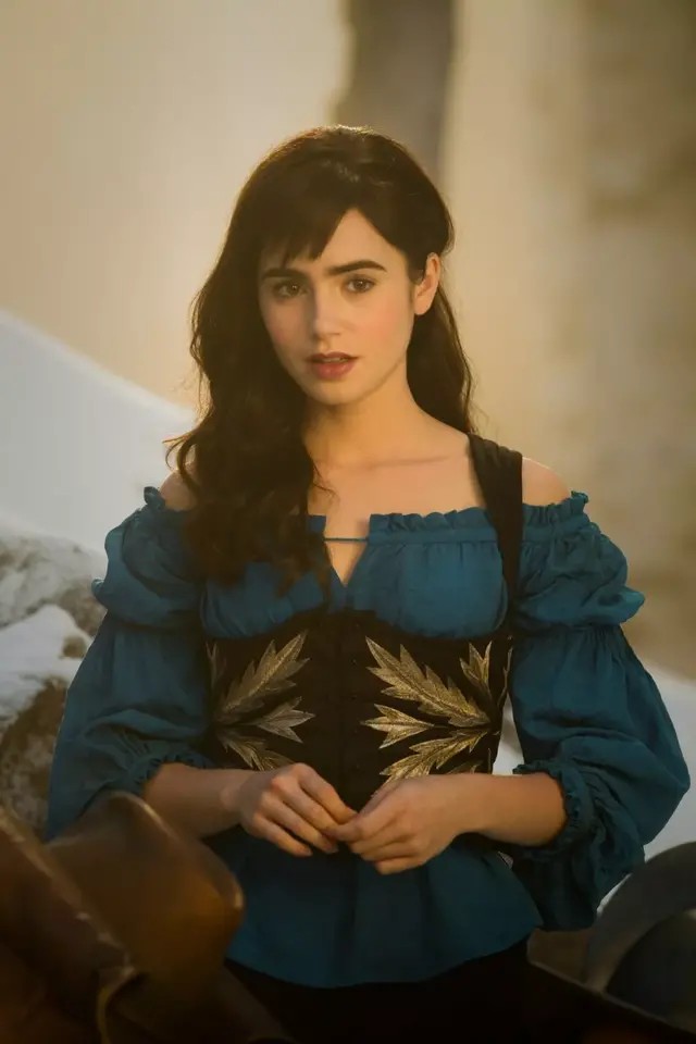 Lily Collins