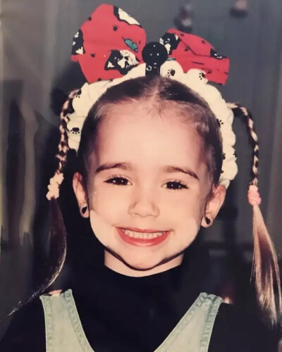 Lily Collins