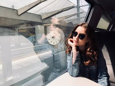Lily Collins