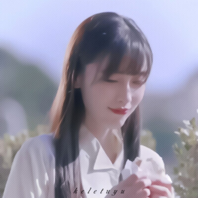 杨颖 “Je ne t' aime pas deux ou trois jours, mais je pense à toi plusieurs fois par jour.”
看简介
修©xooy
原截©宋诗韵