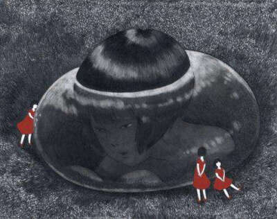 Akino Kondoh(近藤聡乃)，日本女插画师，出生于1980年，她的作品是“描绘童年记忆，但她将其表现为美丽的梦魇”