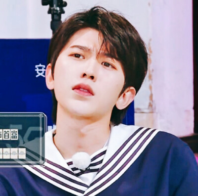 “圈圈圆圆圈圈”系列
自调蔡徐坤头像，禁二改
二传注明沈卿
抱图dd