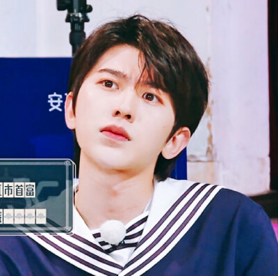 “圈圈圆圆圈圈”系列
自调蔡徐坤头像，禁二改
二传注明沈卿
抱图dd