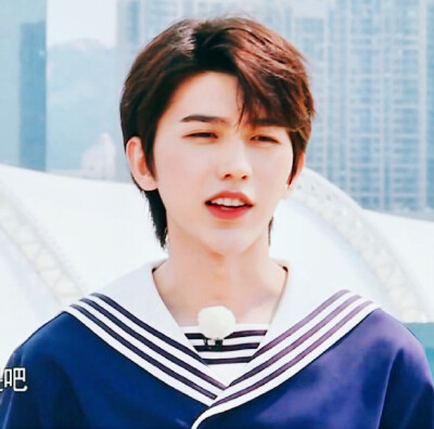 “圈圈圆圆圈圈”系列
自调蔡徐坤头像，禁二改
二传注明沈卿
抱图dd