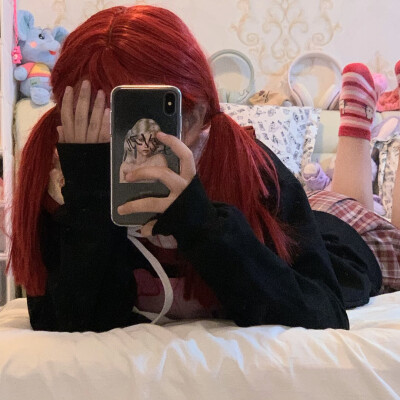 蓝发女头
红发女头