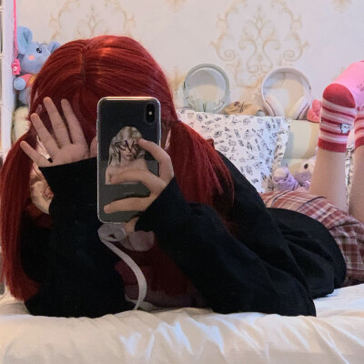 蓝发女头
红发女头