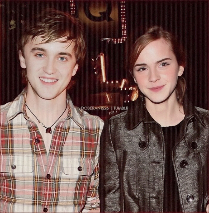 德赫 汤艾
Hermione Granger, Emma Watson; Draco Malfoy, Tom Felton