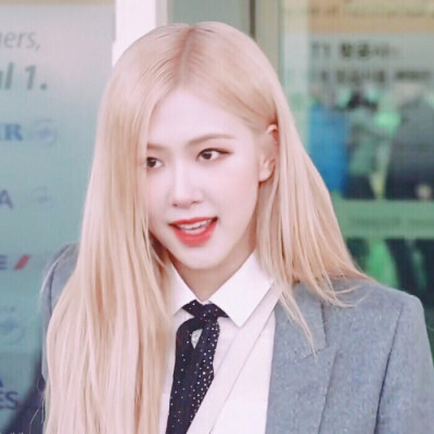 rosé | 朴彩英
“爱是积累不爱也是”
拿图收藏专辑。修/顾清菡。原/夕謠。