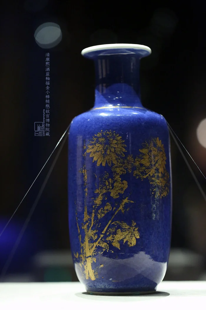 康熙藍地粉彩人物故事象耳瓶 現代工芸品 美術品 装飾品 置物 康熙藍地粉彩人物故事象耳瓶 現代工芸品 美術品 装飾品 置物