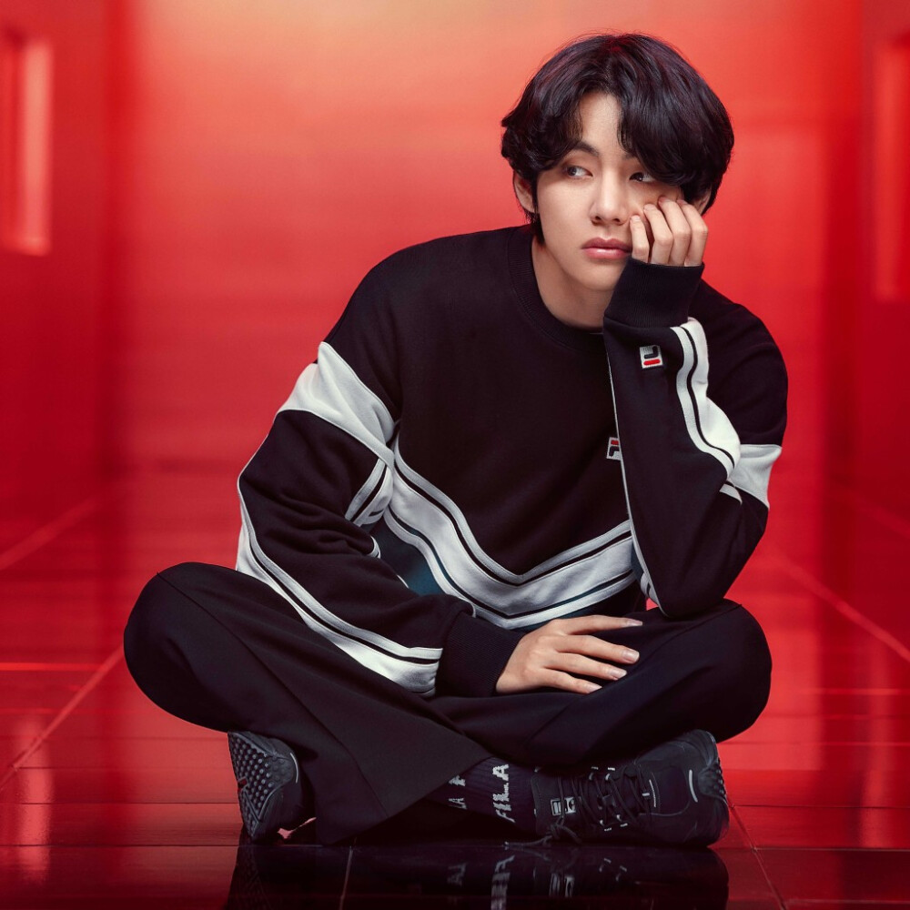 金泰亨
200825 fila korea