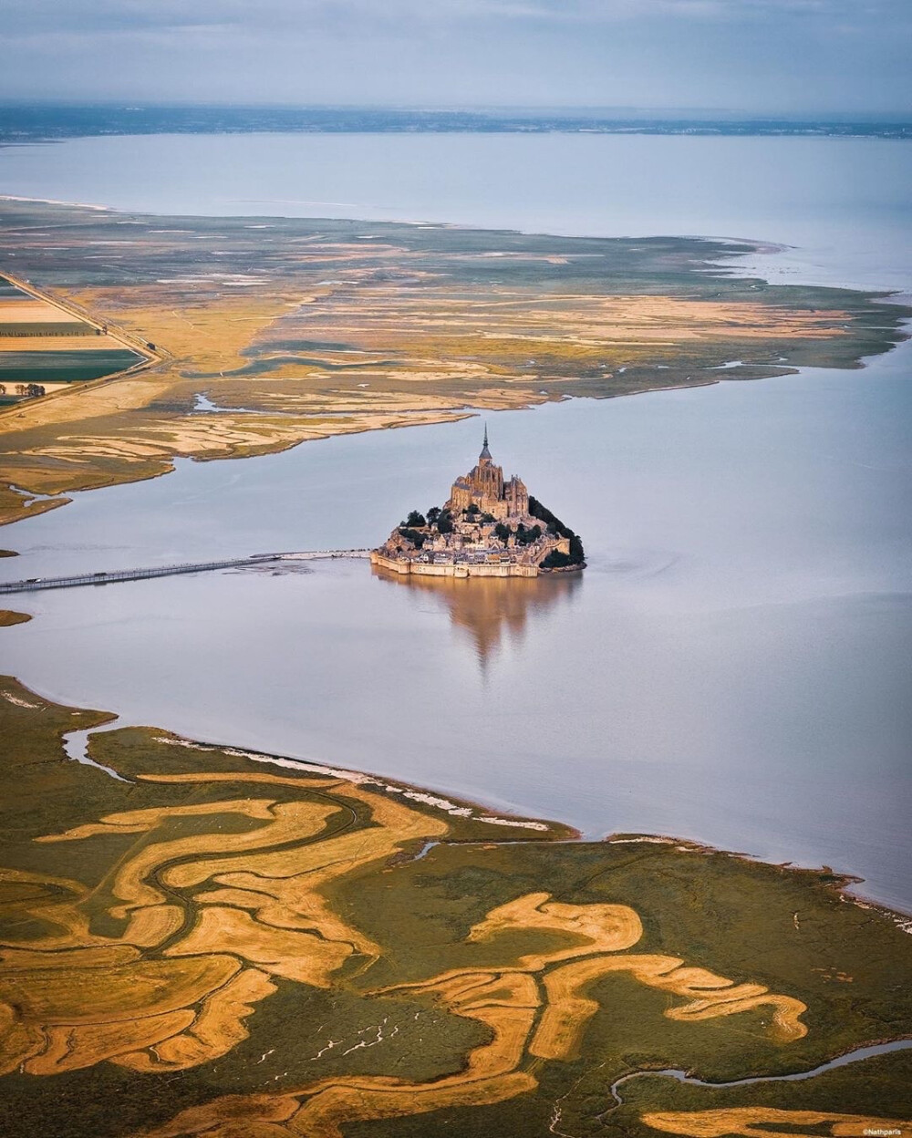 ：法国-圣米歇尔山城堡
Mont-Saint-Michel,France
cr.@nathparis 