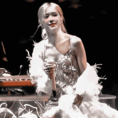 
这个好难改
原小然睡了。