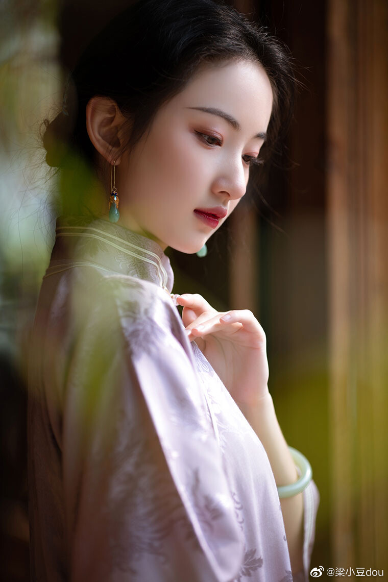 眉眼如画
cr@梁小豆dou