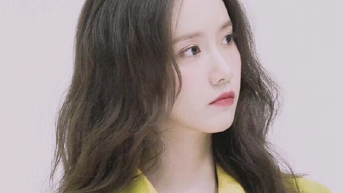 实在抱歉 忘记谁的图了 知道的请告知 谢谢
林允儿橙光素材