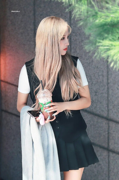 ʚ❤ɞ甜娟(´͈ꄃ `͈二十二岁生日快乐吖!ʚ❤ɞ
♛Queen and lion♚!!!