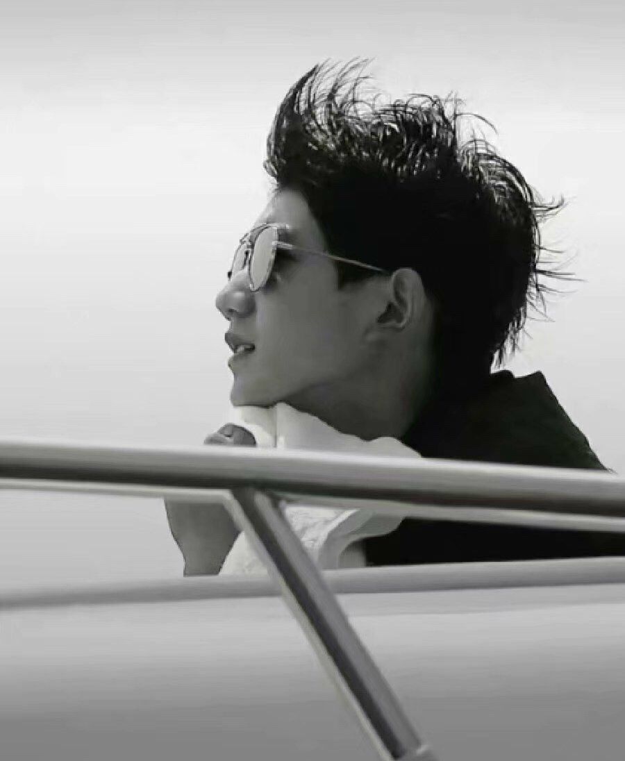 “✨待凛冬离去，雪融草青，相信一定有新的相逢将温暖延续” ——王源