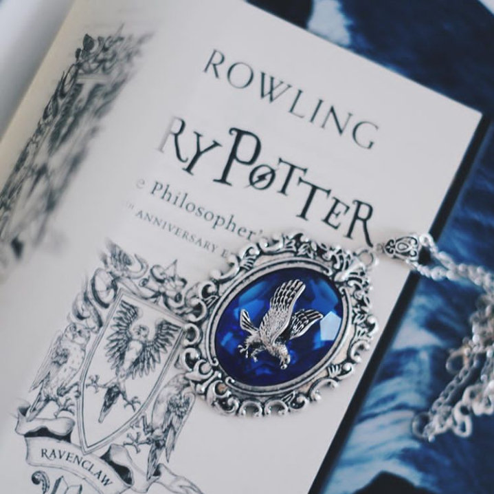 ✨Ravenclaw拉文克劳
“过人的聪明才智是人类最大的财富”
————卢娜·洛夫古德
图源vb 侵权删