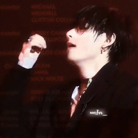 · ᴄʀᴀᴢʏ ɪɴ ʟᴏᴠᴇ
金泰亨 原截林昳
二传©uus7or_