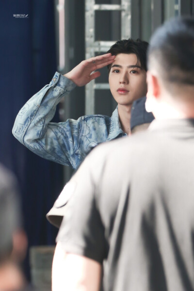 cr:偏遇日记_蔡徐坤
20200827快乐大本营录制